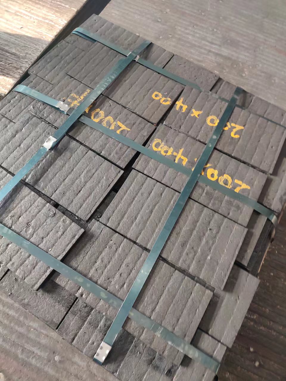 江苏堆焊耐磨板耐磨钢板