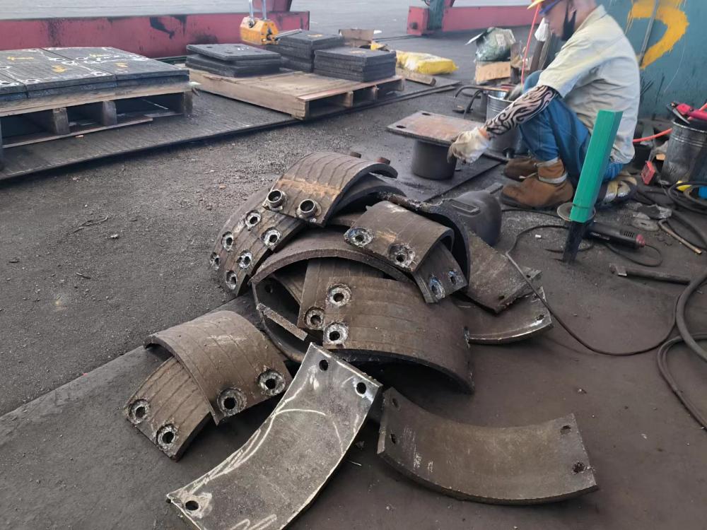 江苏堆焊耐磨板切割定制件