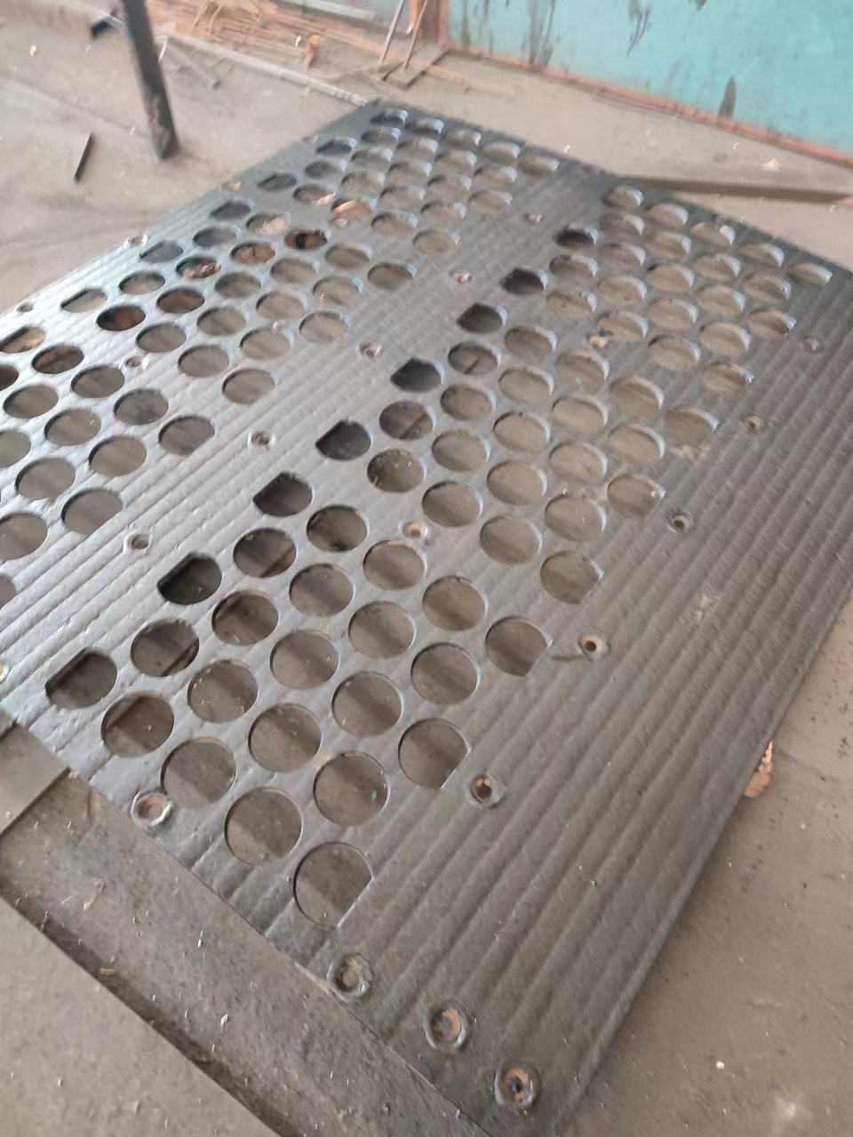 江苏耐磨复合板，堆焊耐磨板