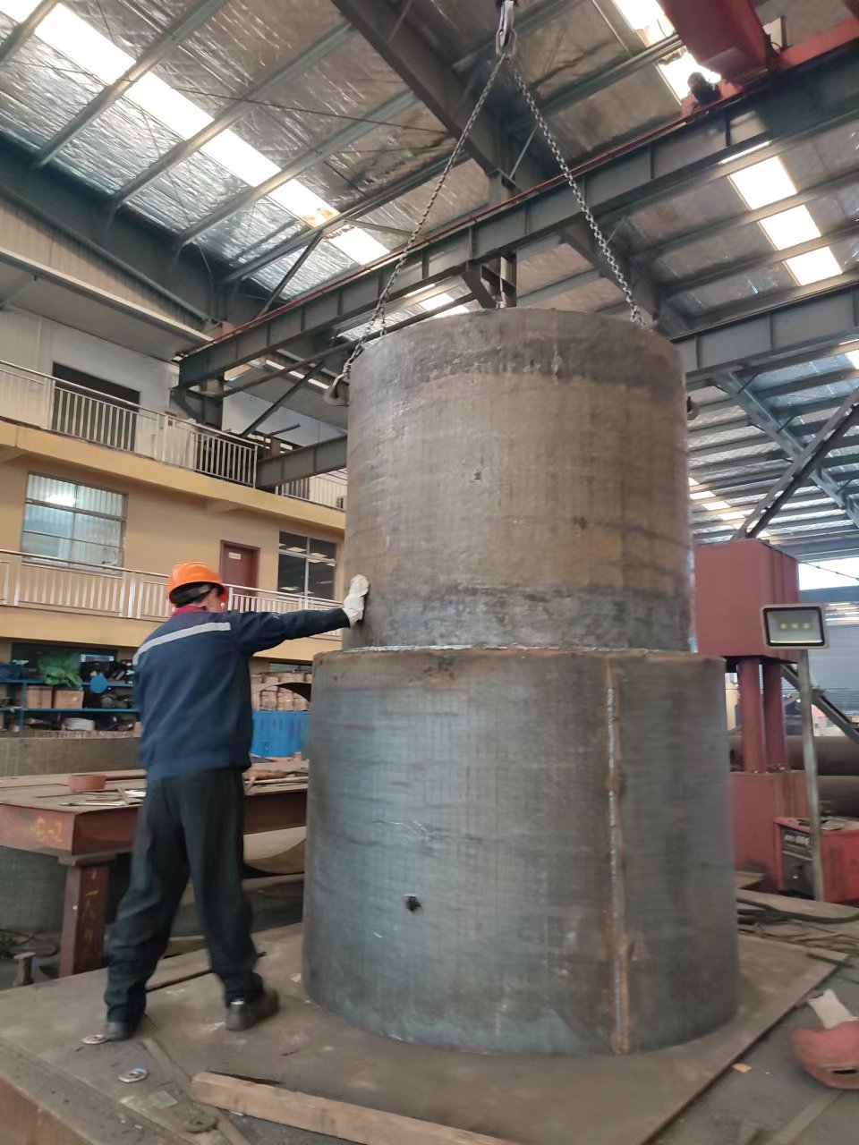 江苏碳化铬耐磨料仓 碎玻璃料仓 堆焊耐磨钢板