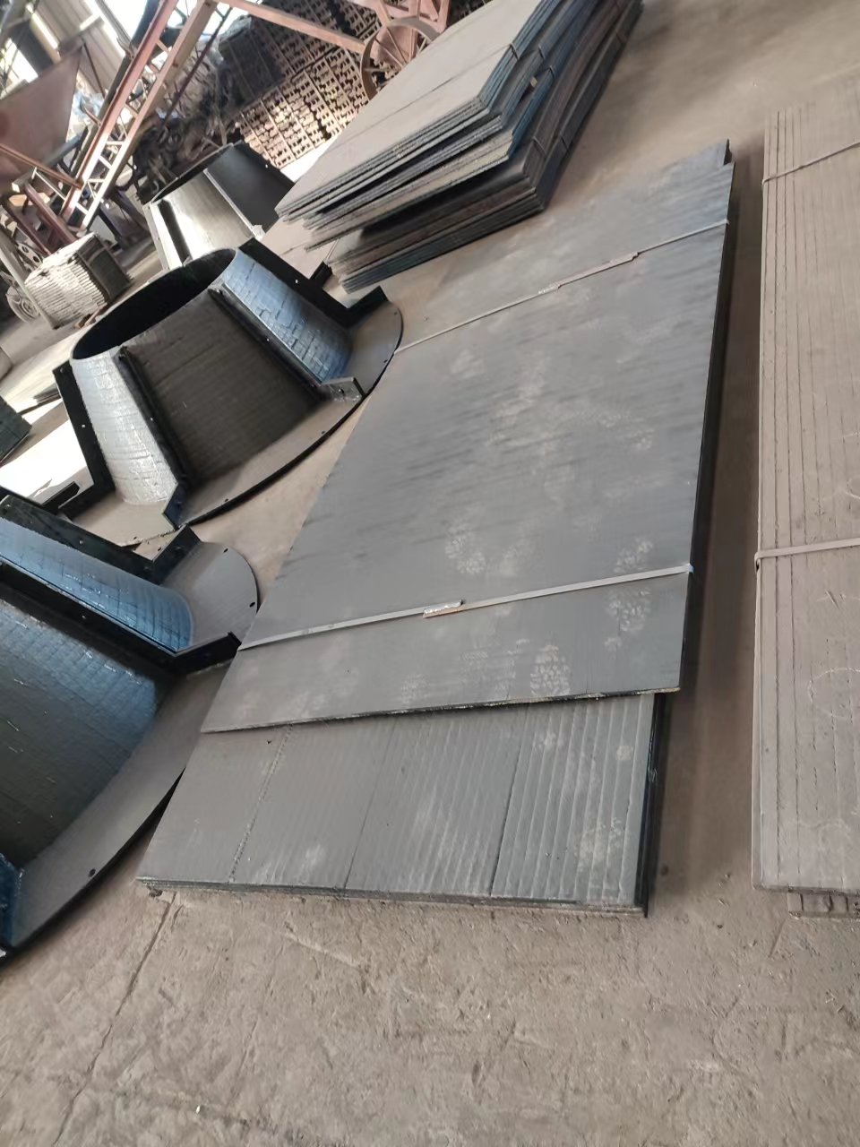 江苏堆焊耐磨板 高铬合金耐磨板