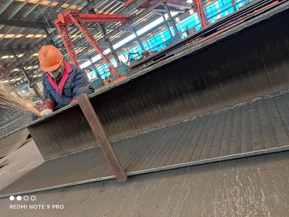 江苏堆焊耐磨板溜槽，溜槽衬板