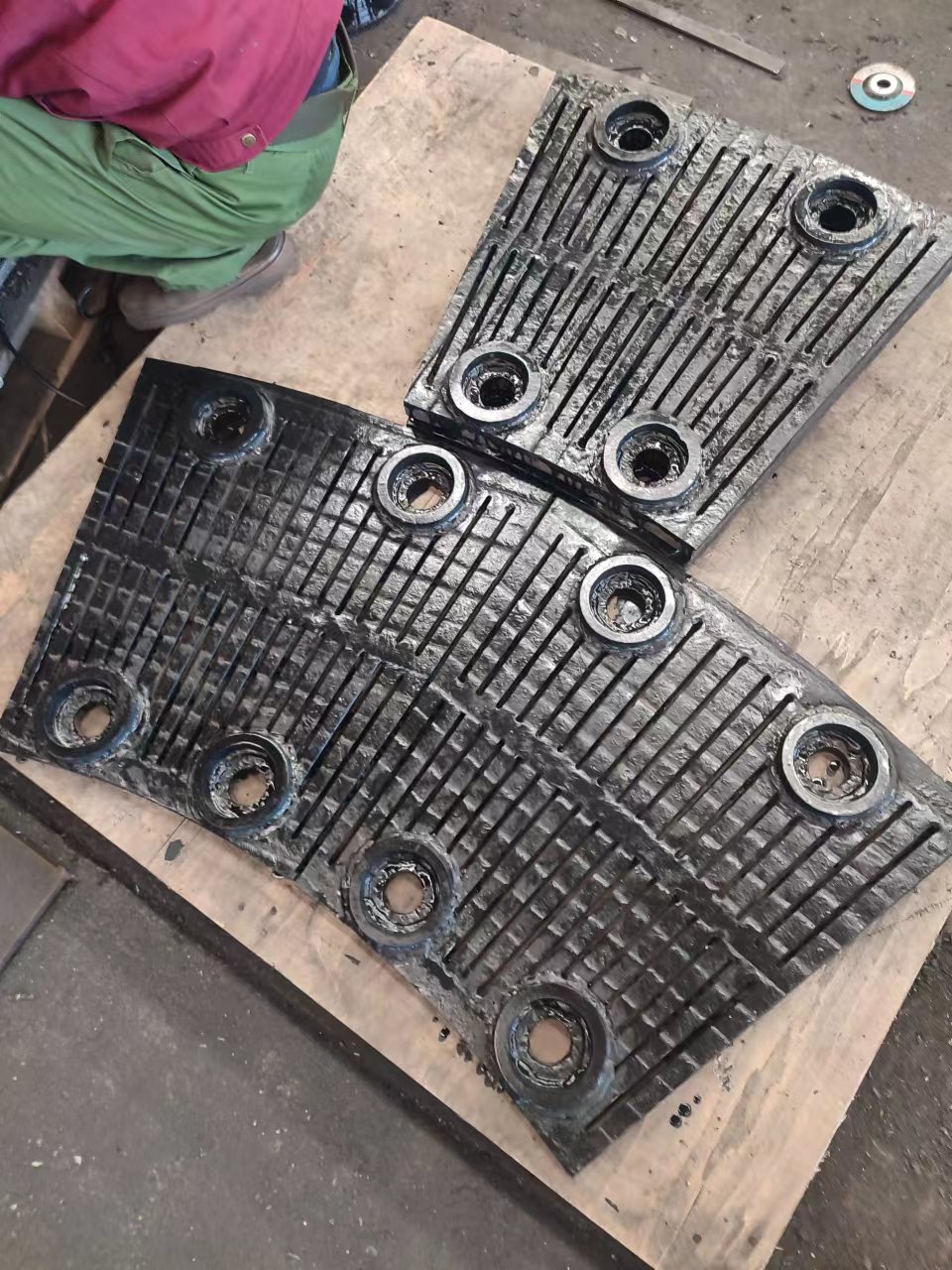 江苏碳化铬耐磨板，堆焊耐磨管